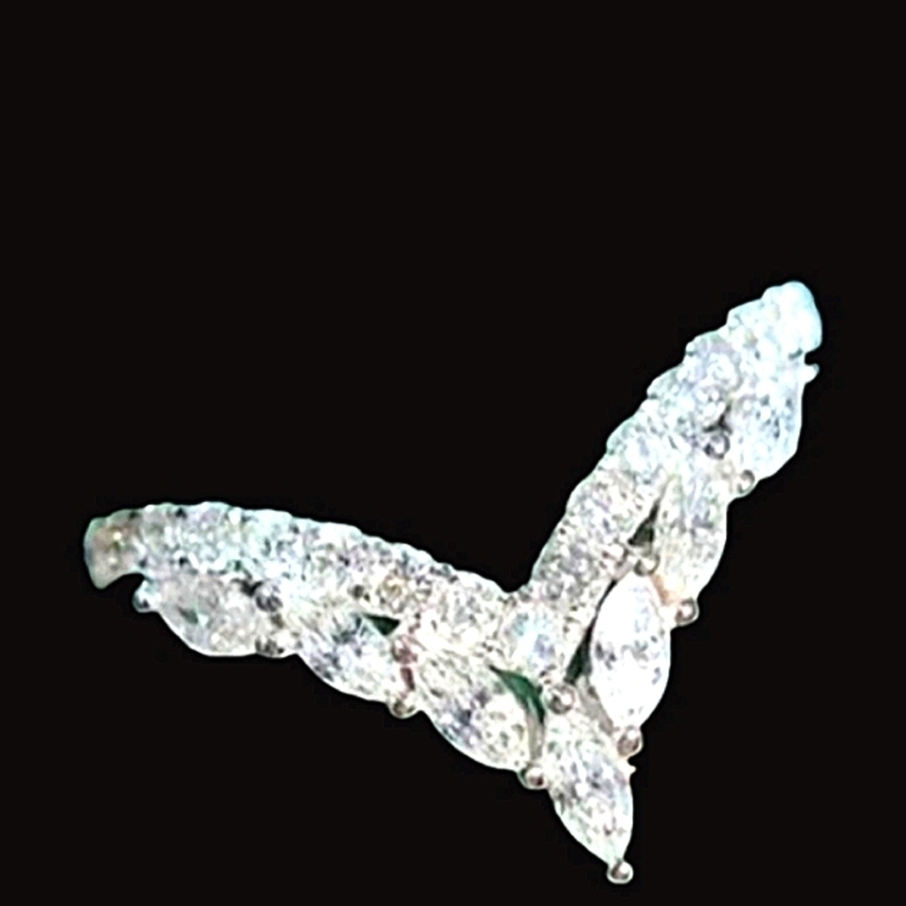 A UNIQUELY Styled RING!!